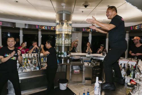 TNC26D1-Bartender-20