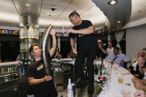 TNC26D1-Bartender-21